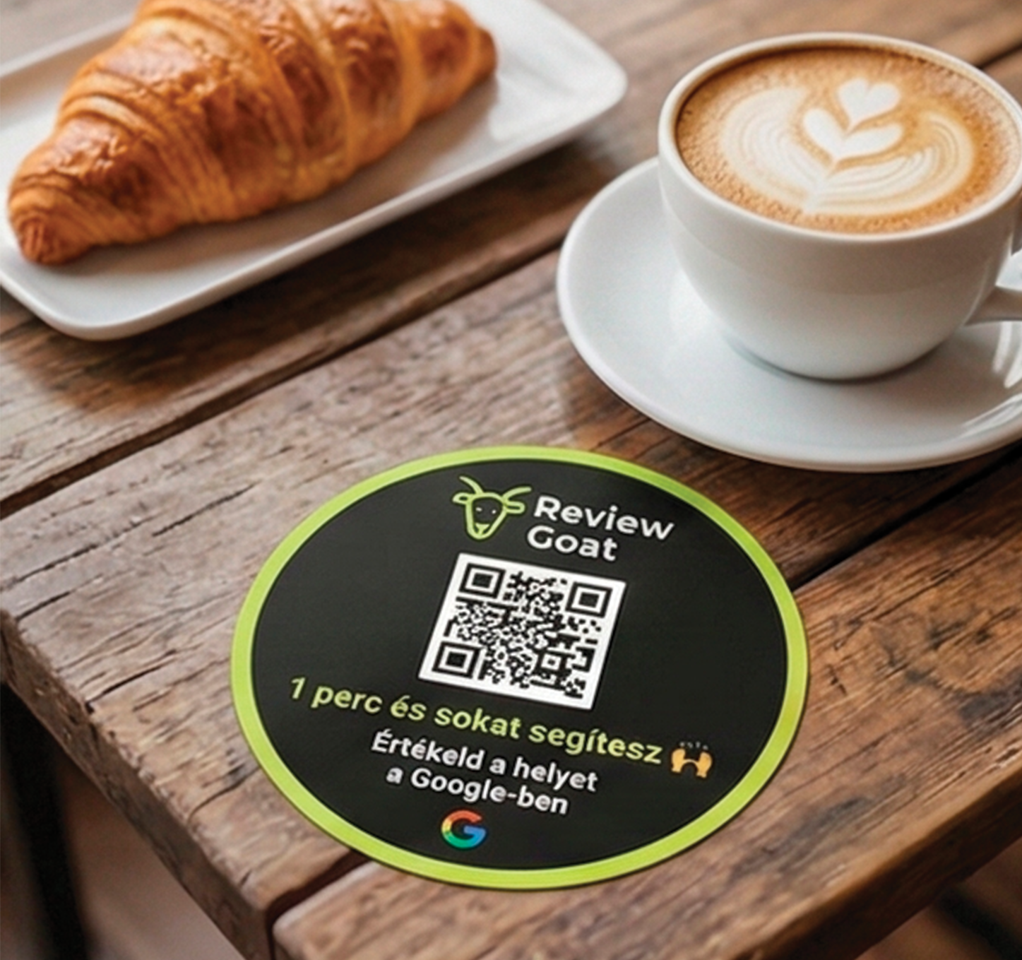 Asztali matrica - Review Goat QR kód kör alakú matricán, kávé és croissant mellett